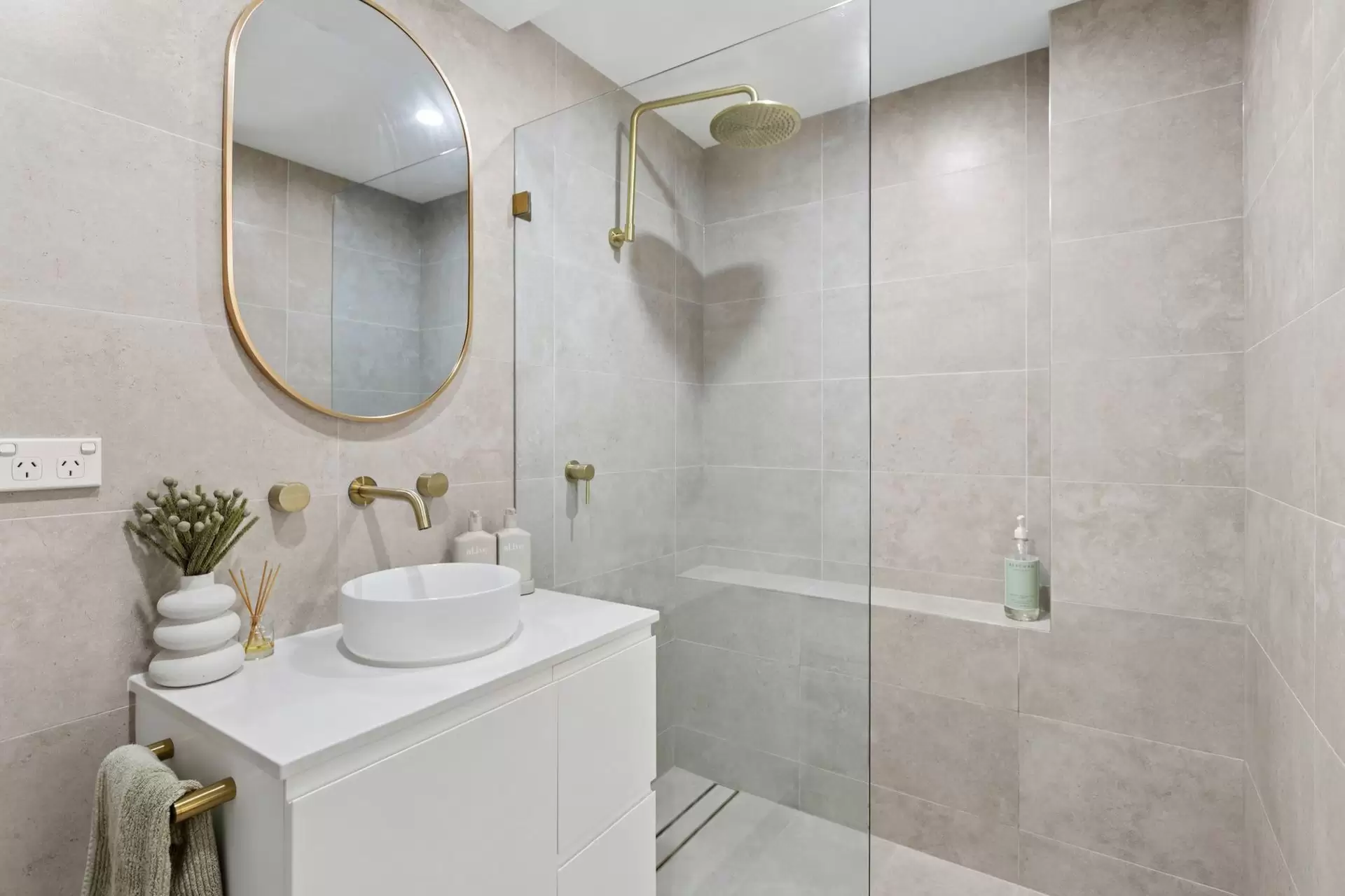 102/4 Francis Road, Artarmon Sold by Shead Property - image 1