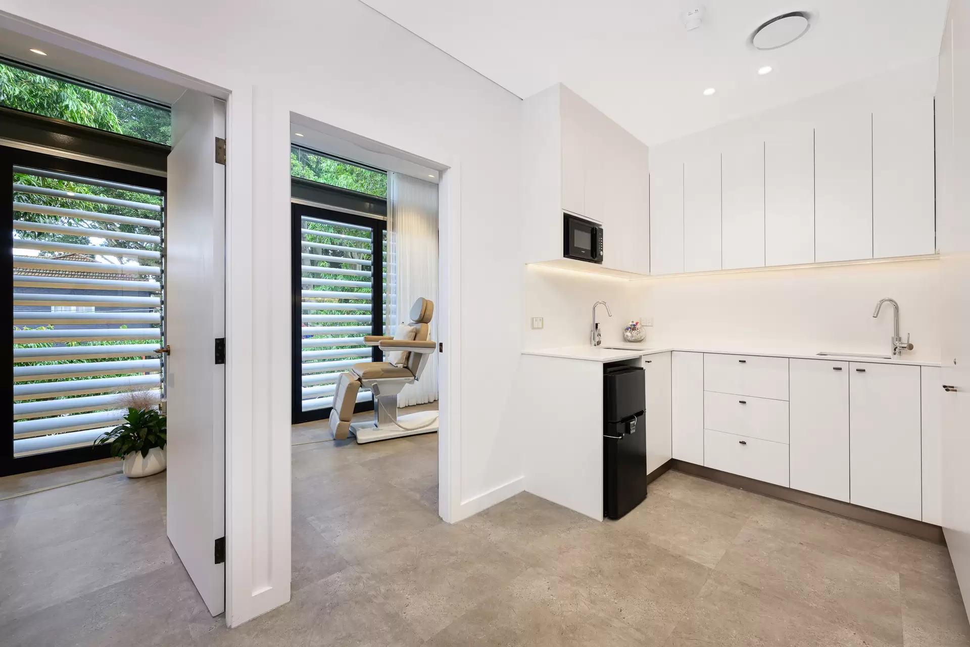 Willoughby Leased by Shead Property - image 1