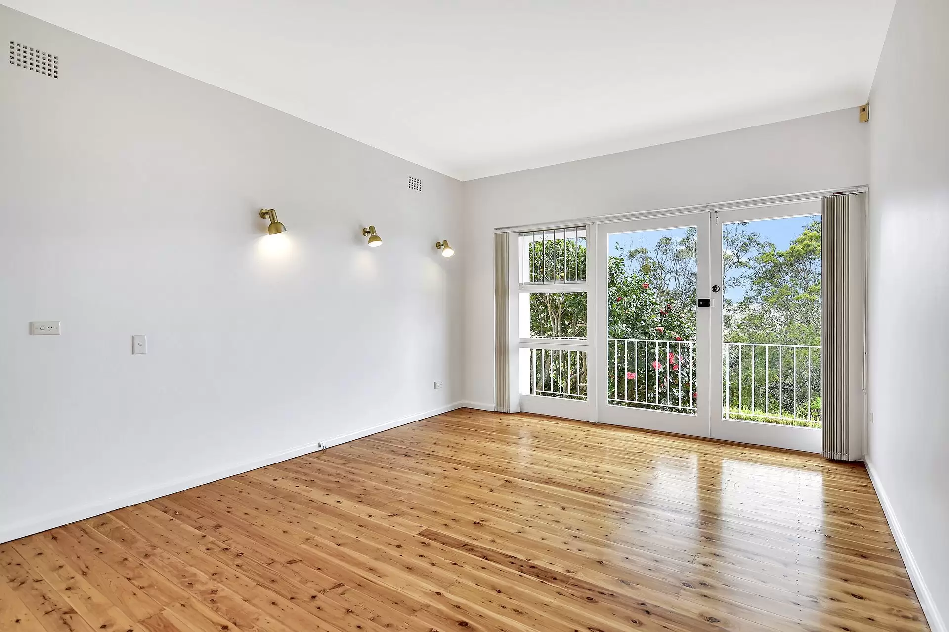 Castlecrag Leased by Shead Property - image 1