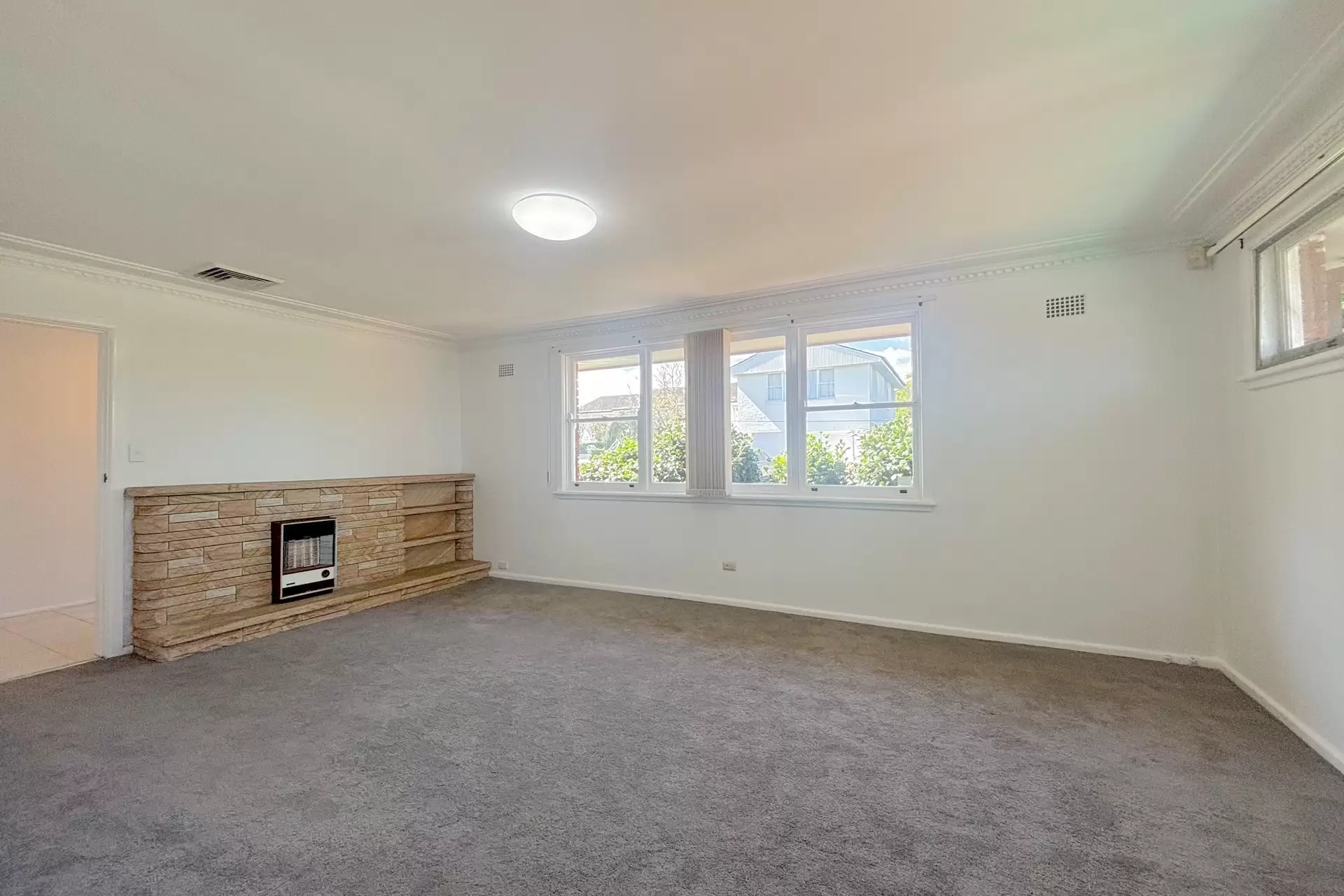 Killarney Heights Leased by Shead Property - image 1