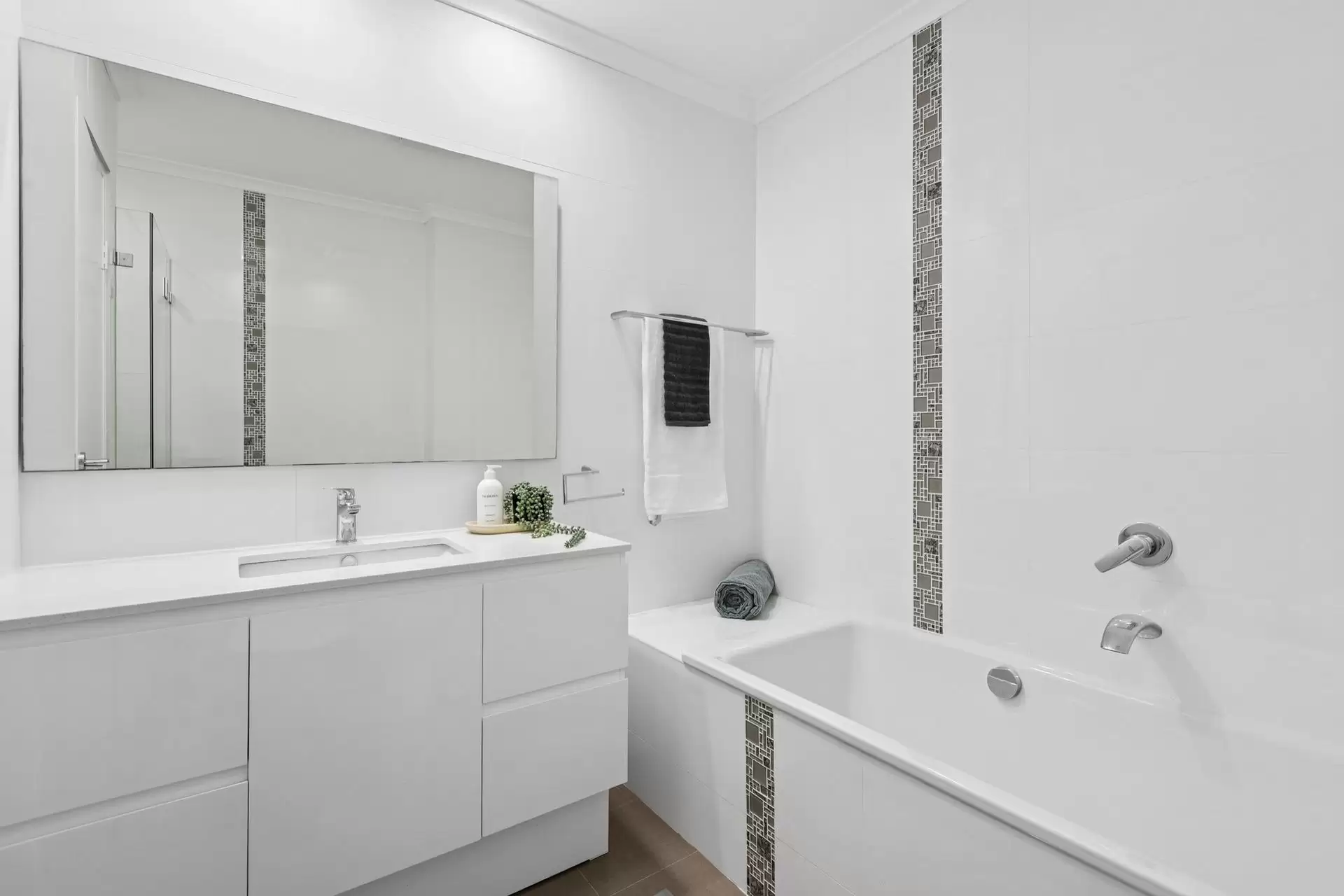 1/3 Milner Road, Artarmon Sold by Shead Property - image 1