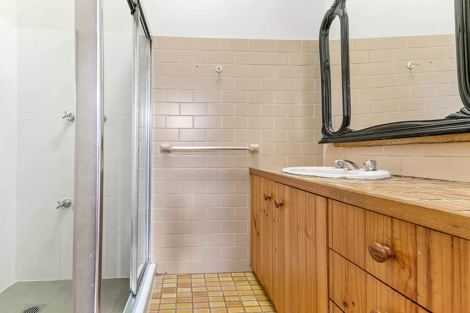 North Willoughby Leased by Shead Property - image 1