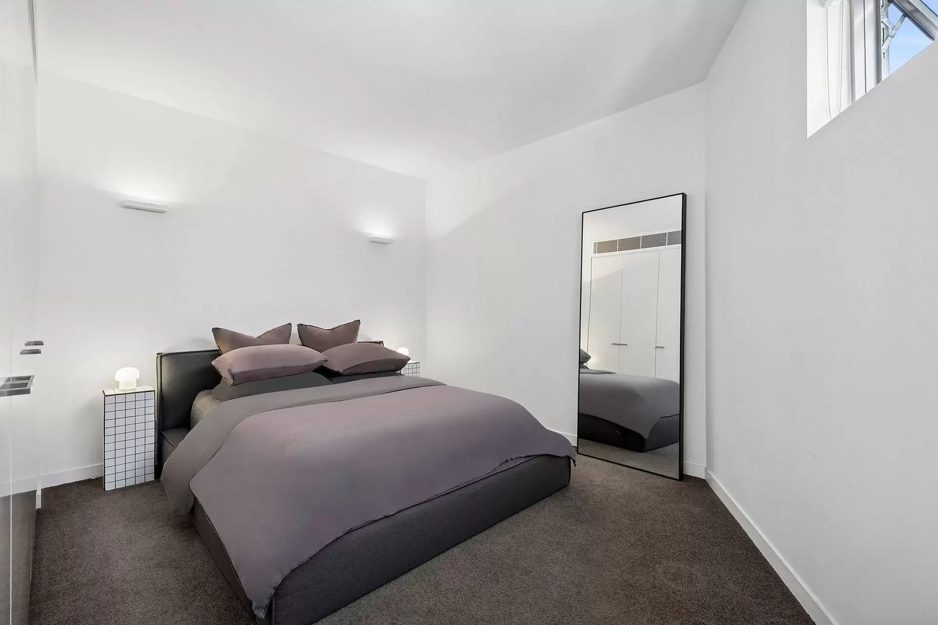 65/68 Sir John Young Crescent, Woolloomooloo Sold by Shead Property - image 1