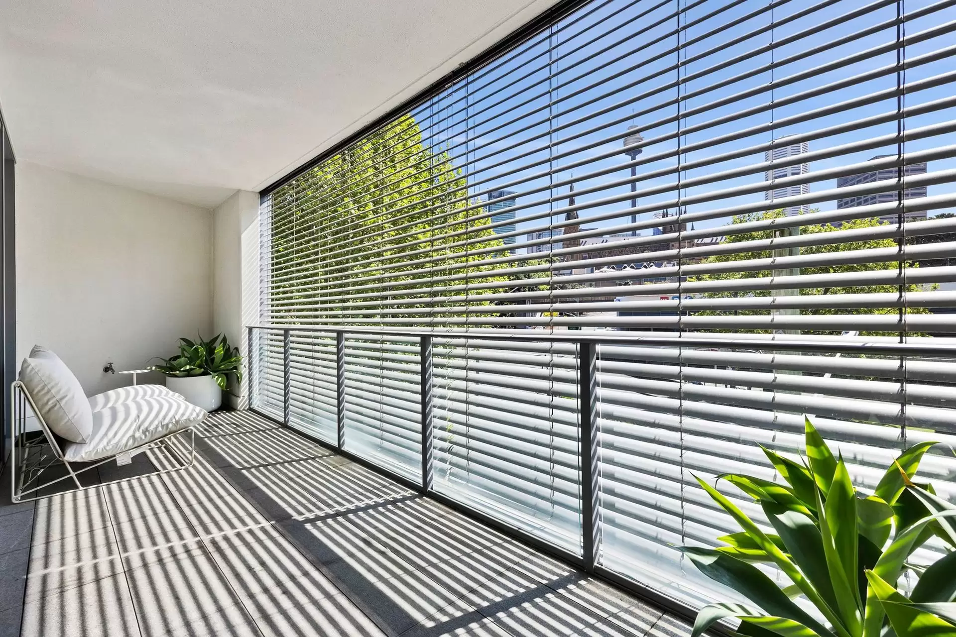 65/68 Sir John Young Crescent, Woolloomooloo Sold by Shead Property - image 1
