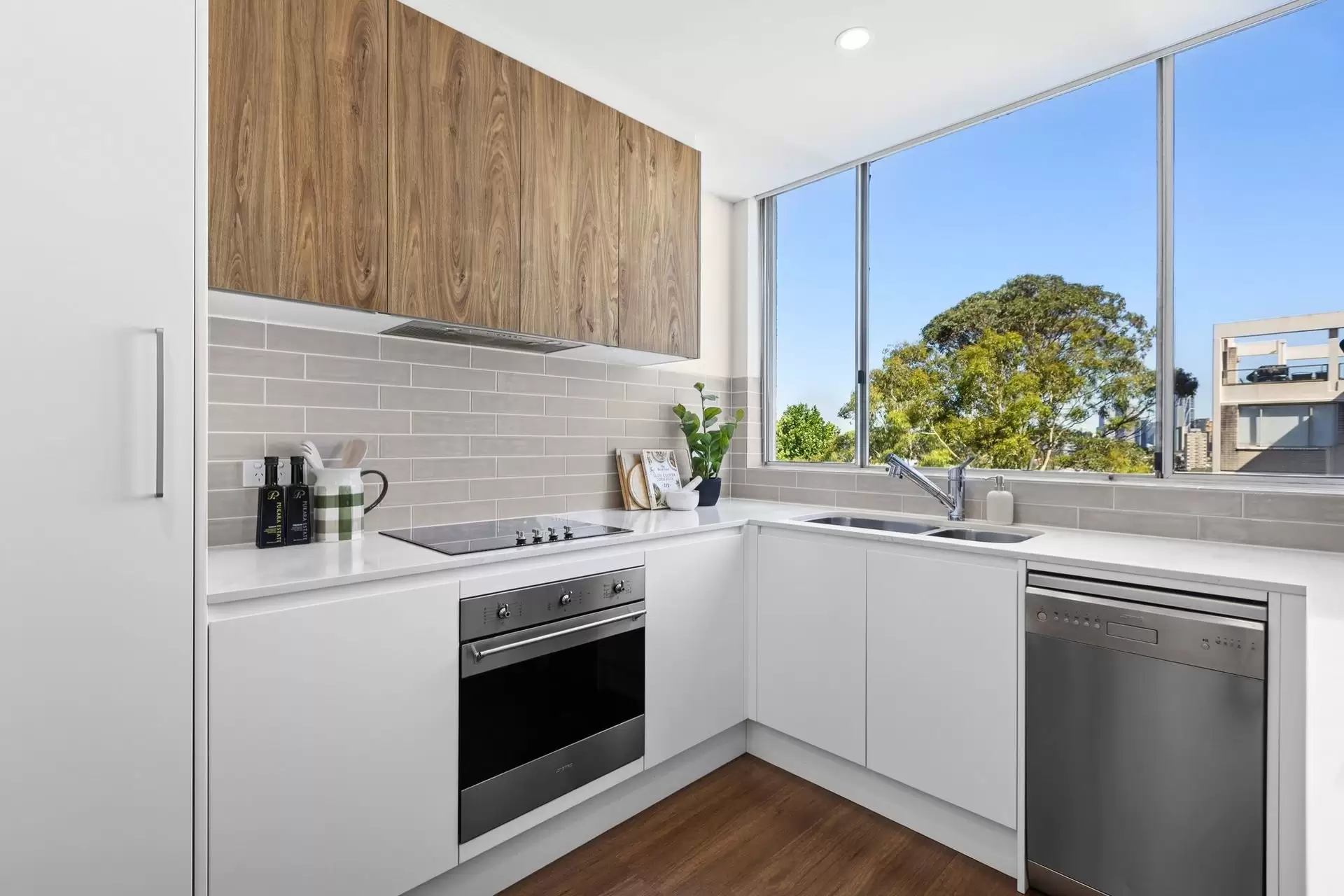 18/10 Carr Street, Waverton Sold by Shead Property - image 1
