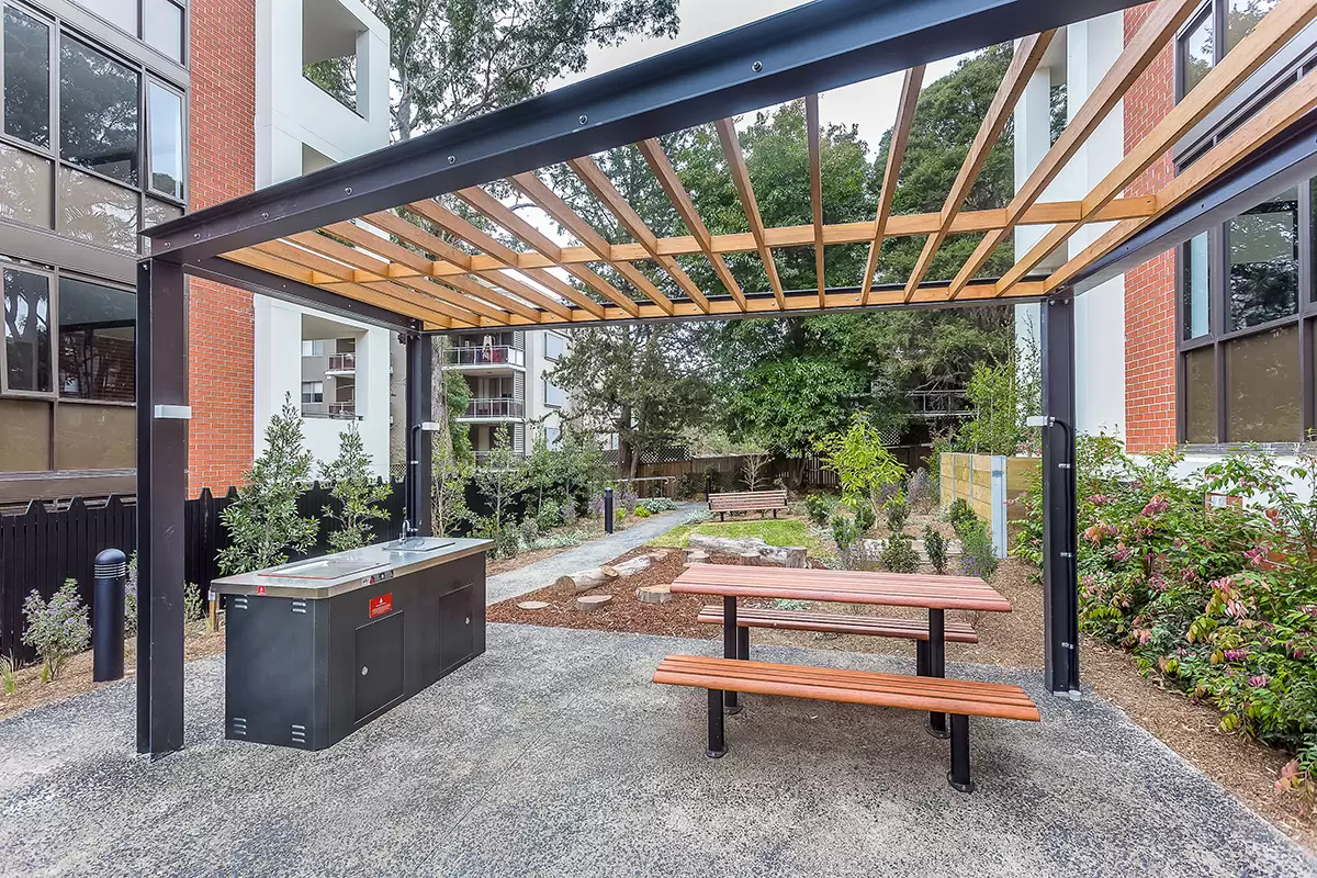 Roseville Leased by Shead Property - image 1