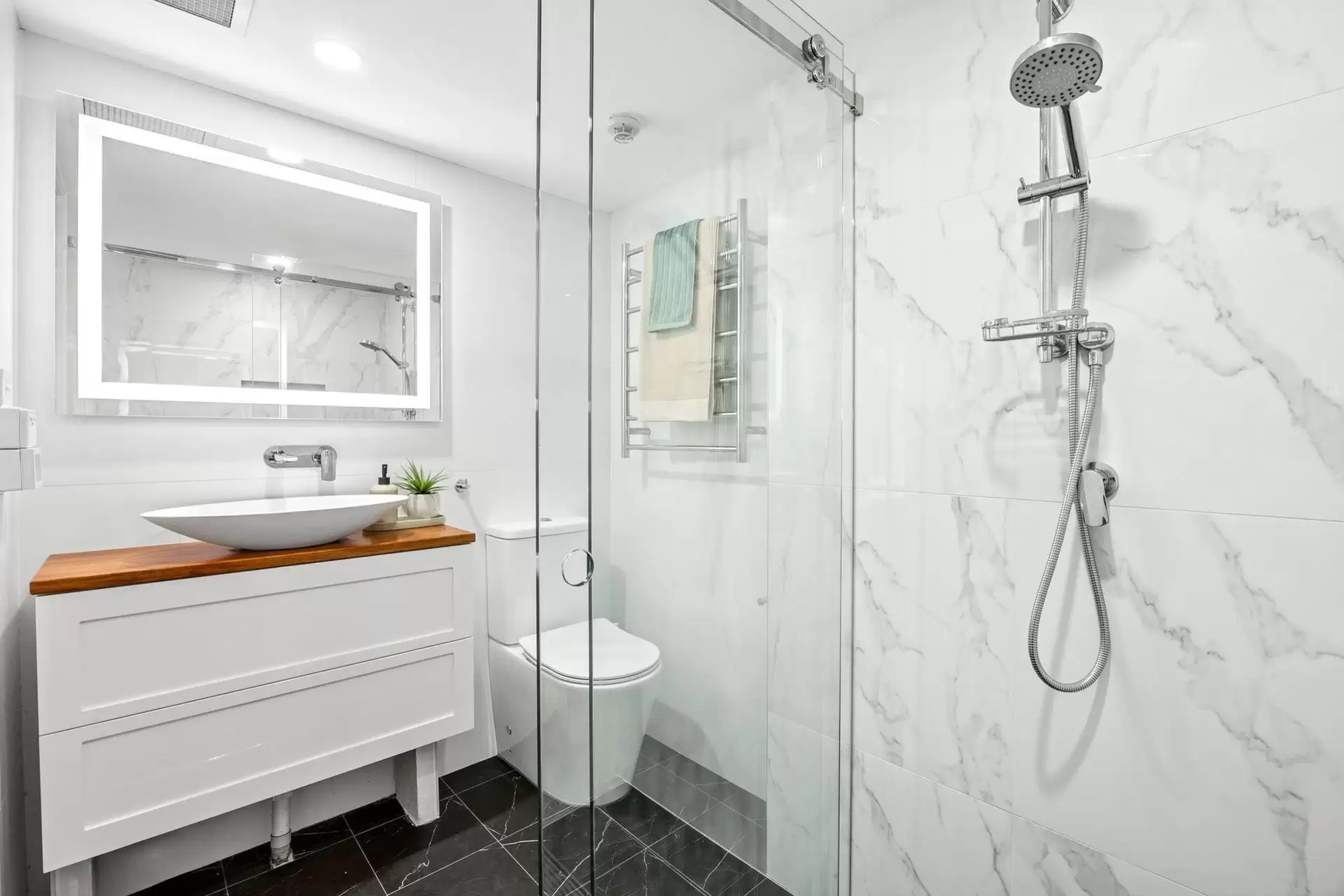 8E/1 Francis Road, Artarmon Sold by Shead Property - image 1