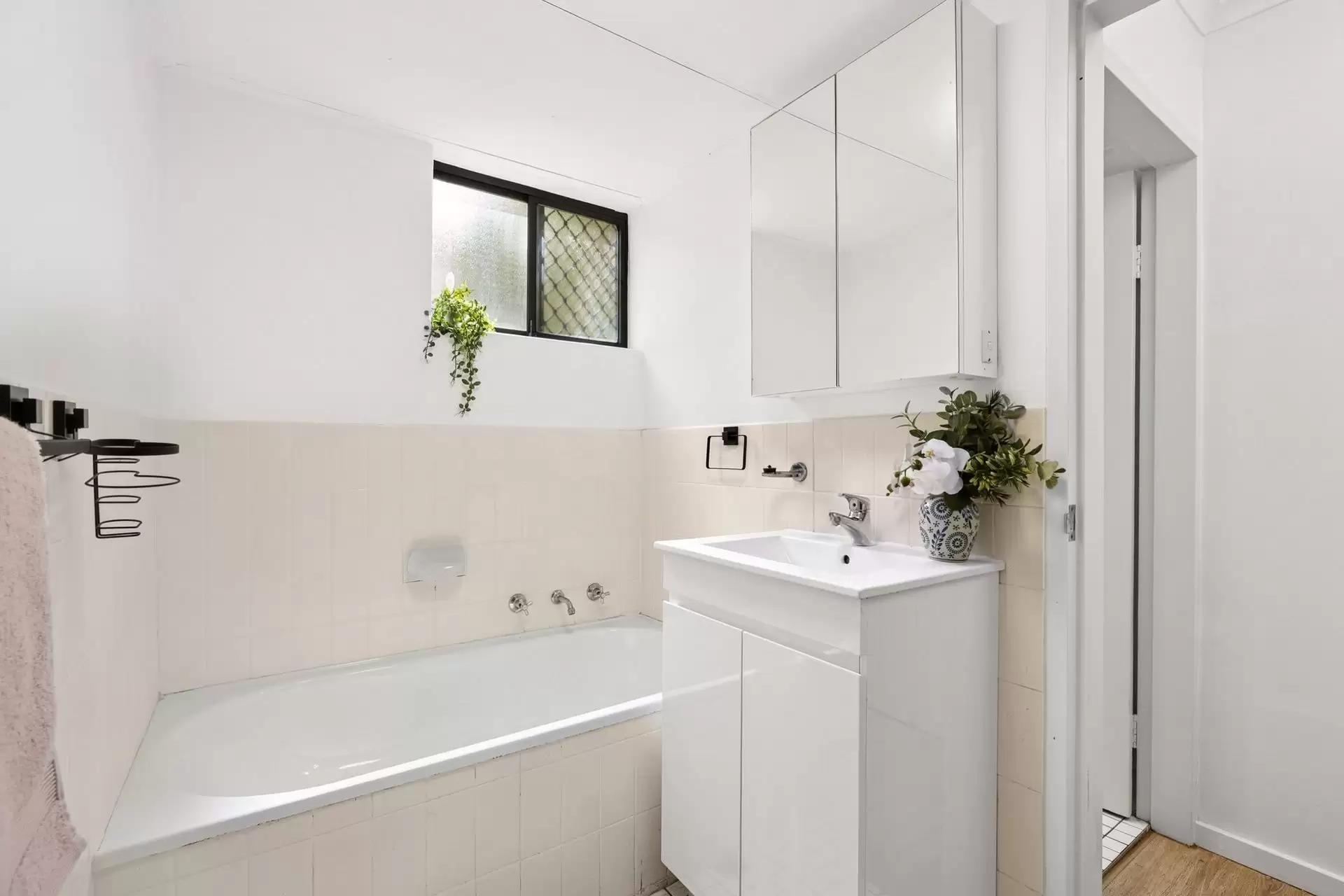 1/10-16 Parkes Road, Artarmon Sold by Shead Property - image 1