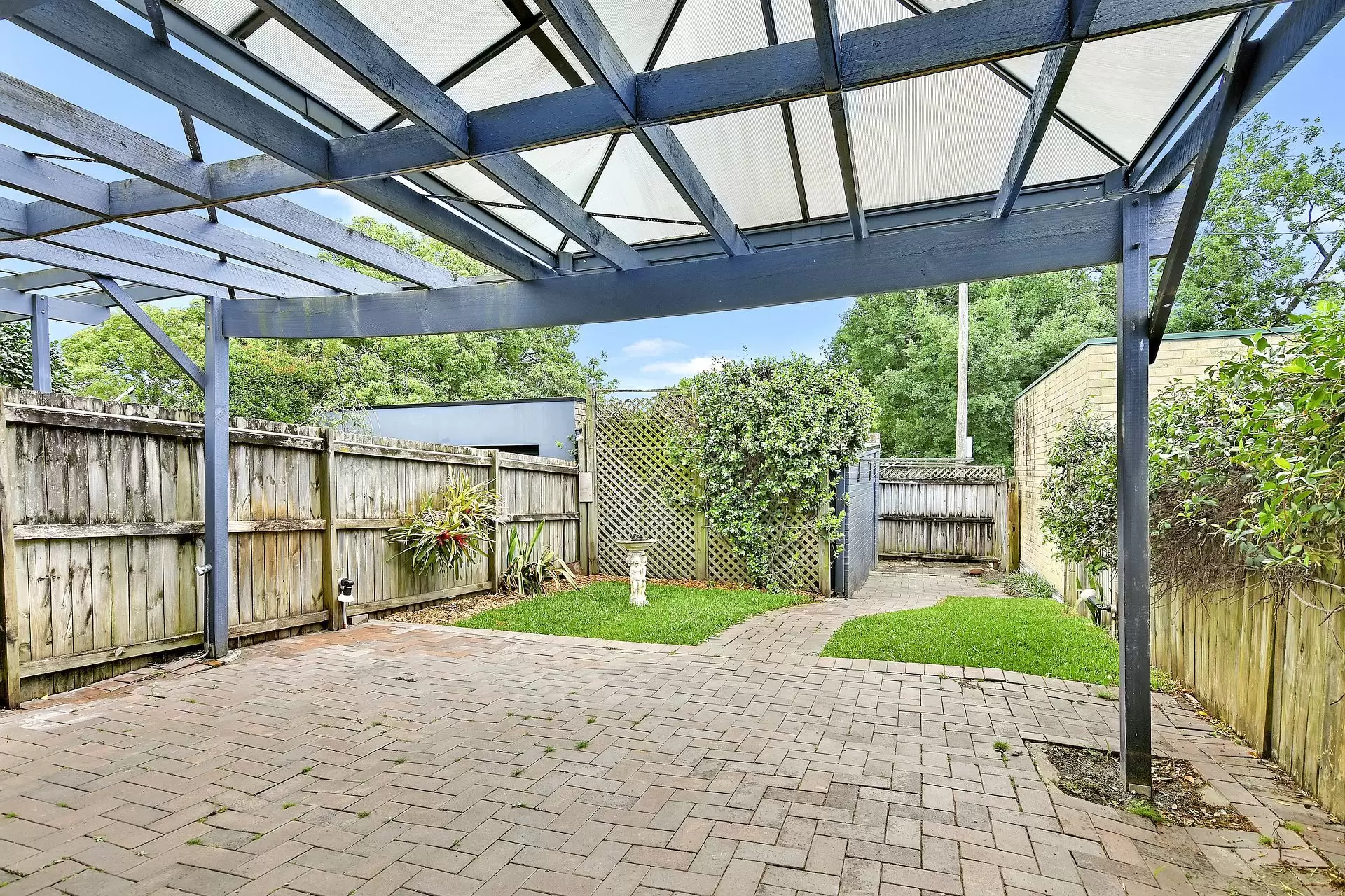 North Willoughby Leased by Shead Property - image 1