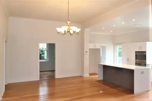 Roseville Leased by Shead Property