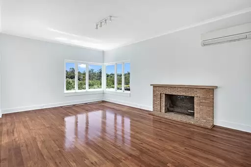 Castlecrag Leased by Shead Property