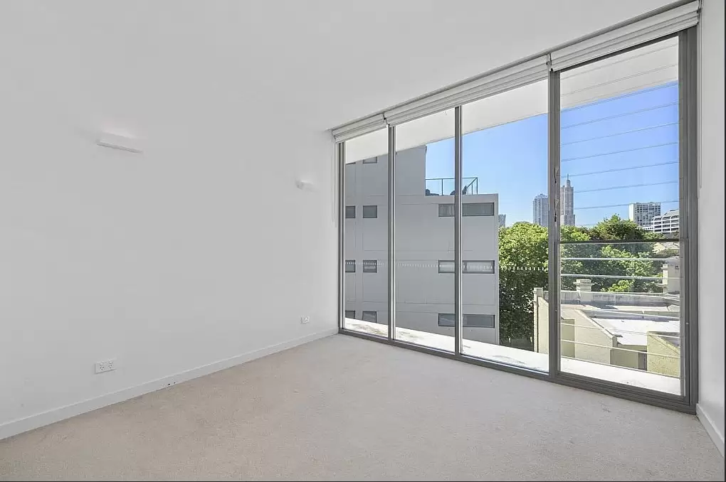 Woolloomooloo Leased by Shead Property - image 1