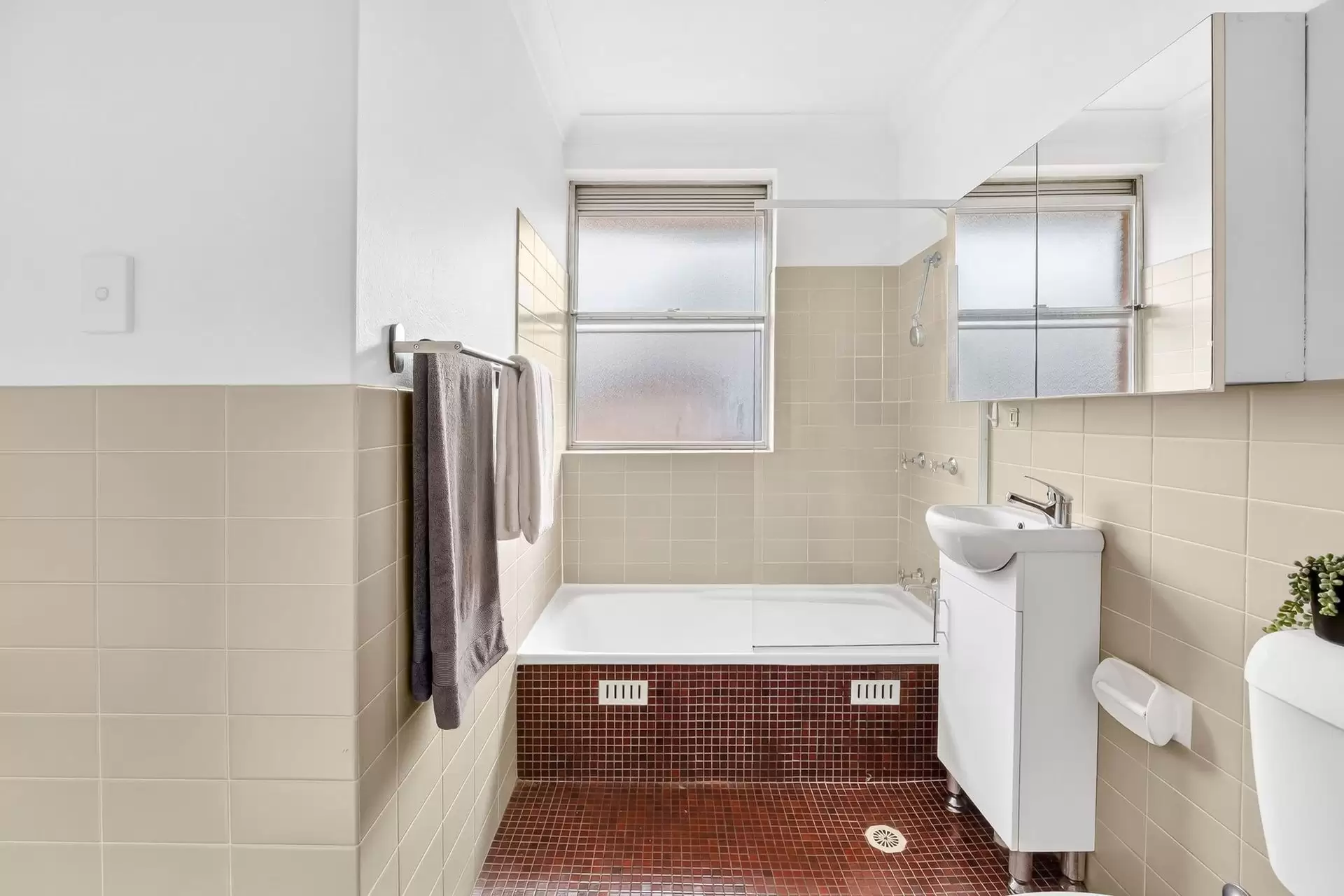 6/4 Buller Road, Artarmon Sold by Shead Property - image 1