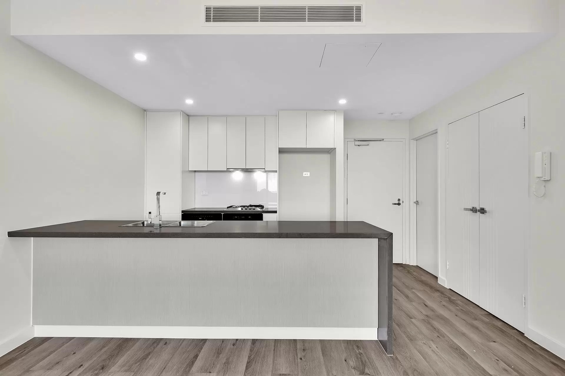Crows Nest Leased by Shead Property - image 1