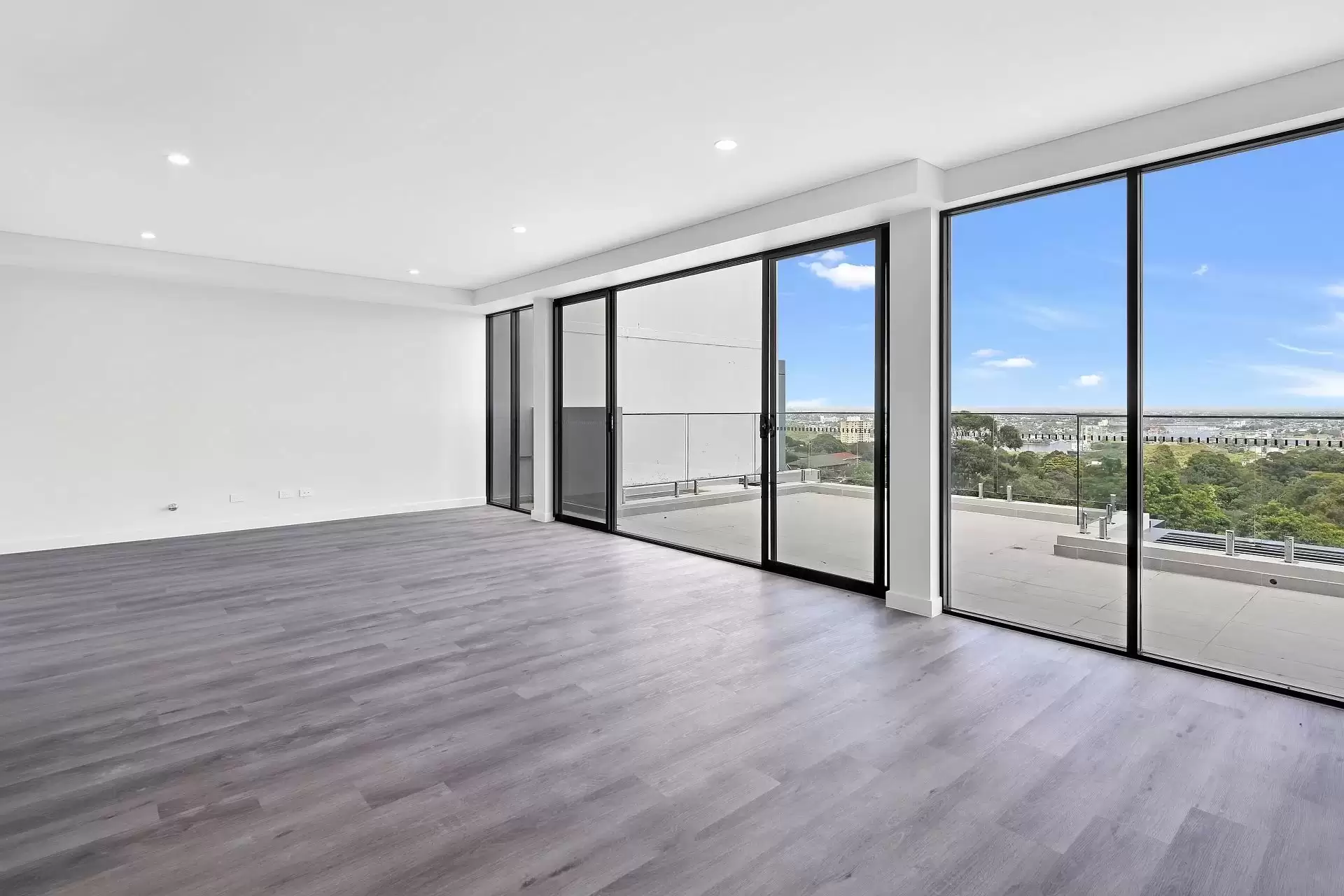 Crows Nest Leased by Shead Property - image 1