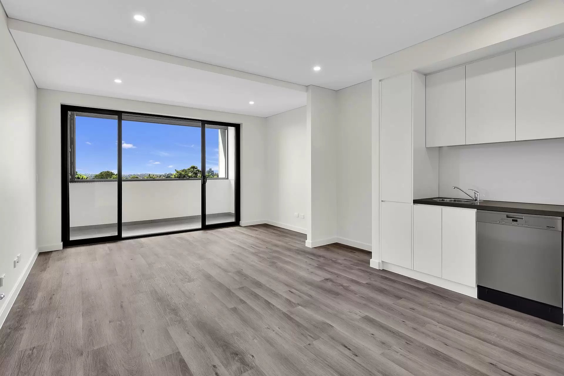 Crows Nest Leased by Shead Property - image 1