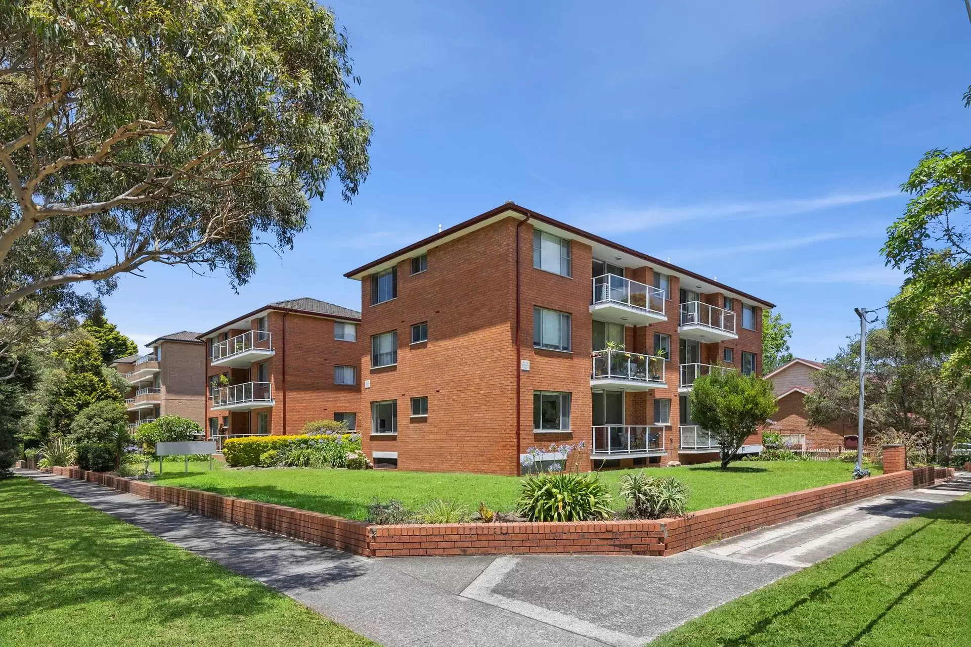 Willoughby Leased by Shead Property - image 1