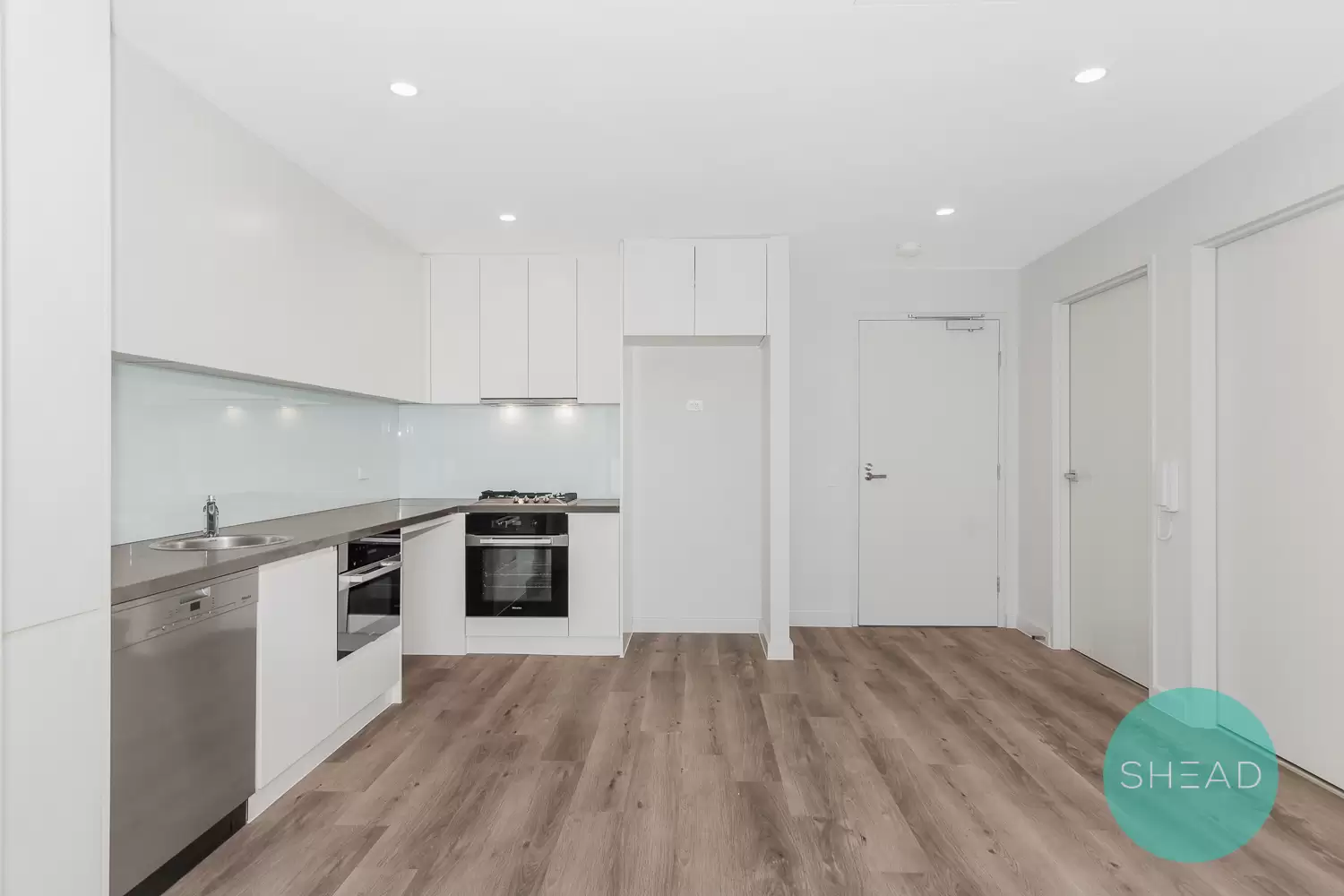 Crows Nest Leased by Shead Property - image 1