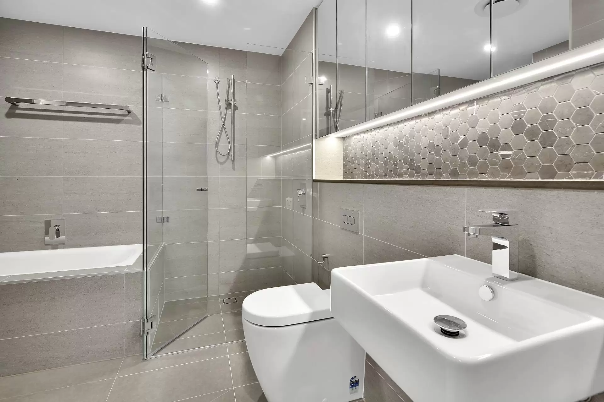 Crows Nest Leased by Shead Property - image 1