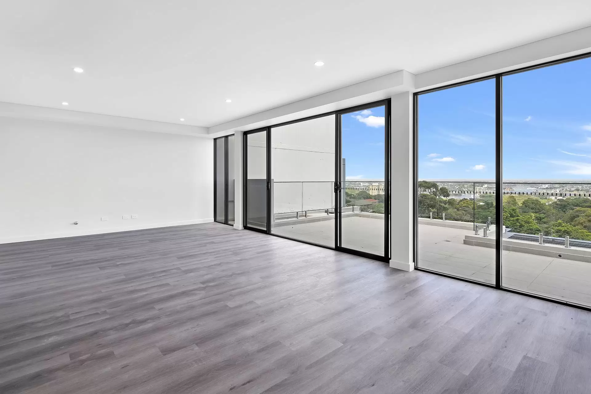 Crows Nest Leased by Shead Property - image 1
