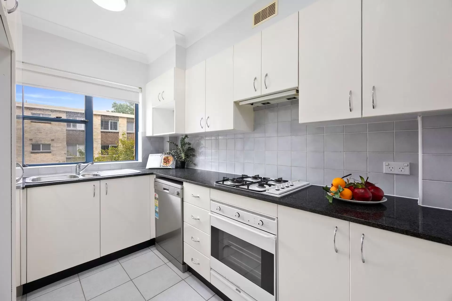 6B/8 Sutherland Street, Cremorne Sold by Shead Property - image 1