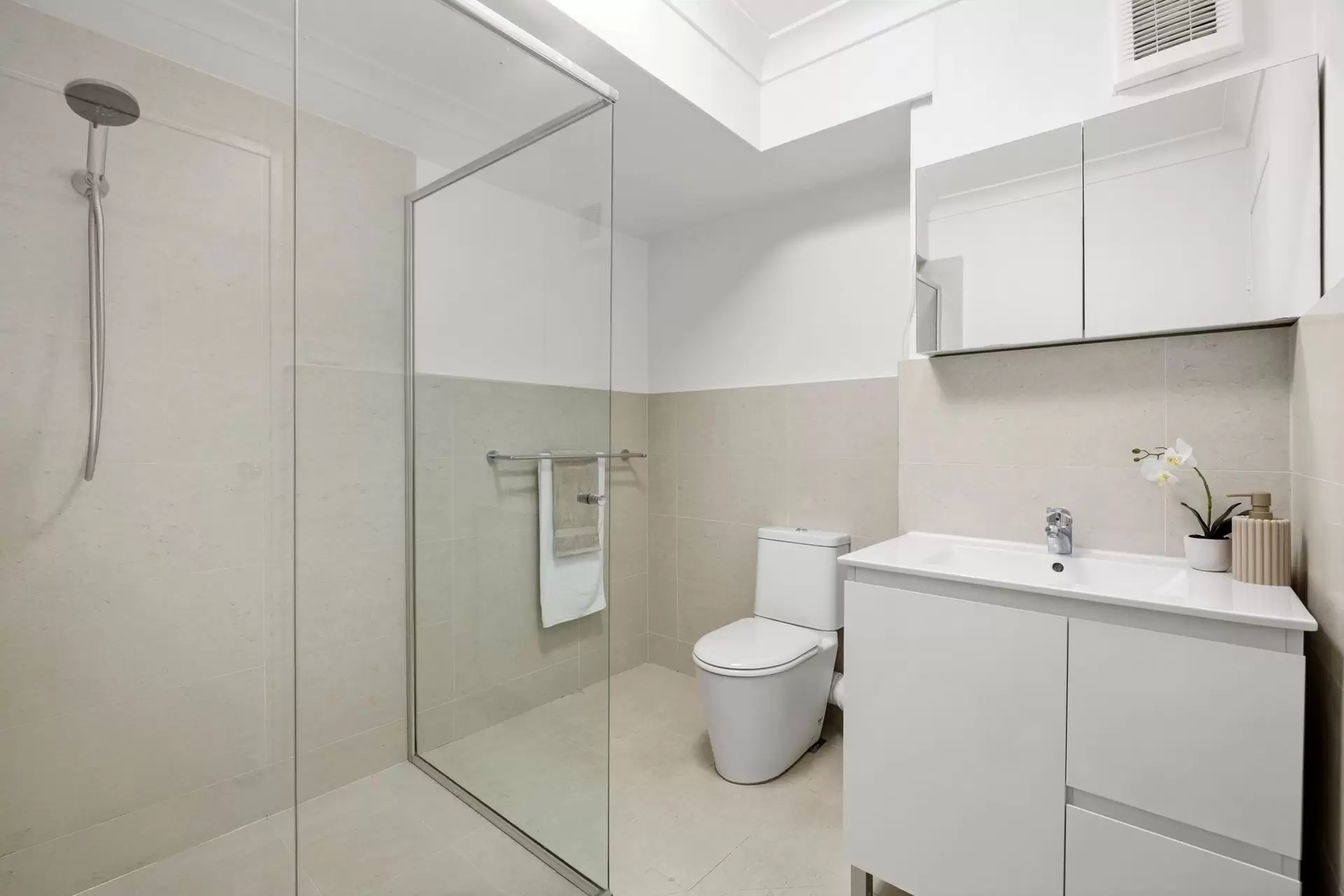 2/5 Broughton Road, Artarmon Sold by Shead Property - image 1
