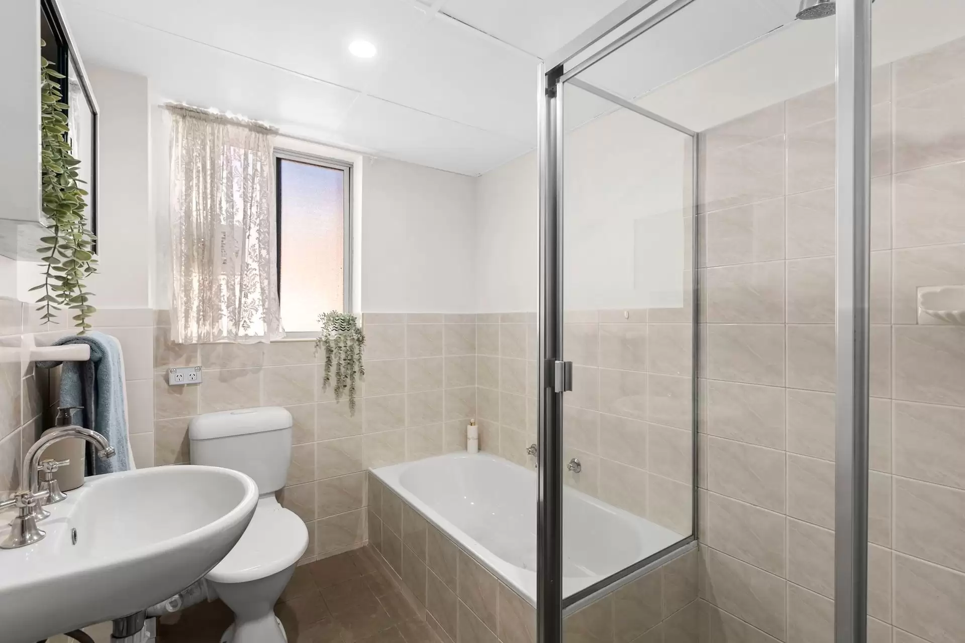13/28-34 First Avenue, Eastwood Sold by Shead Property - image 1