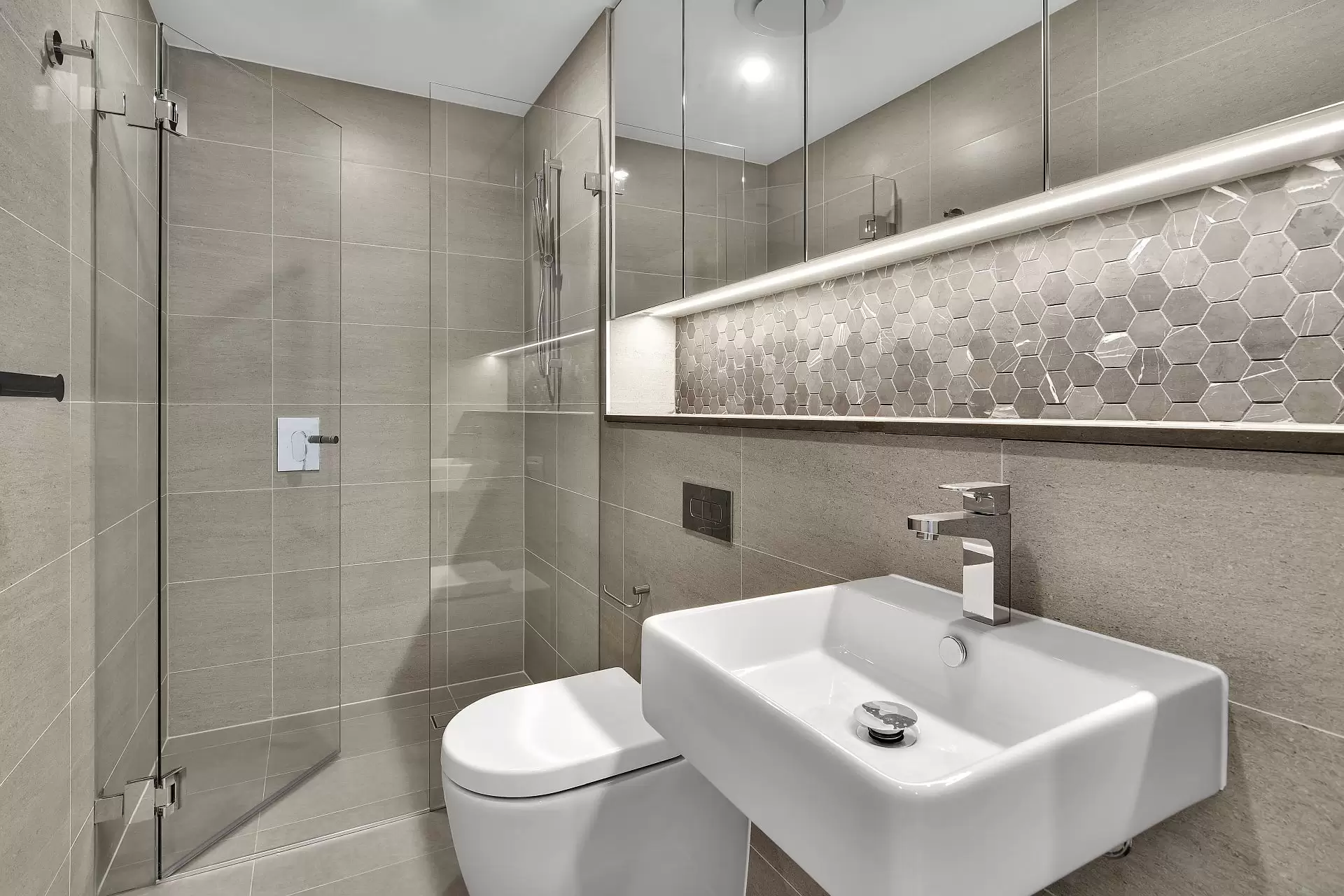 Crows Nest Leased by Shead Property - image 1
