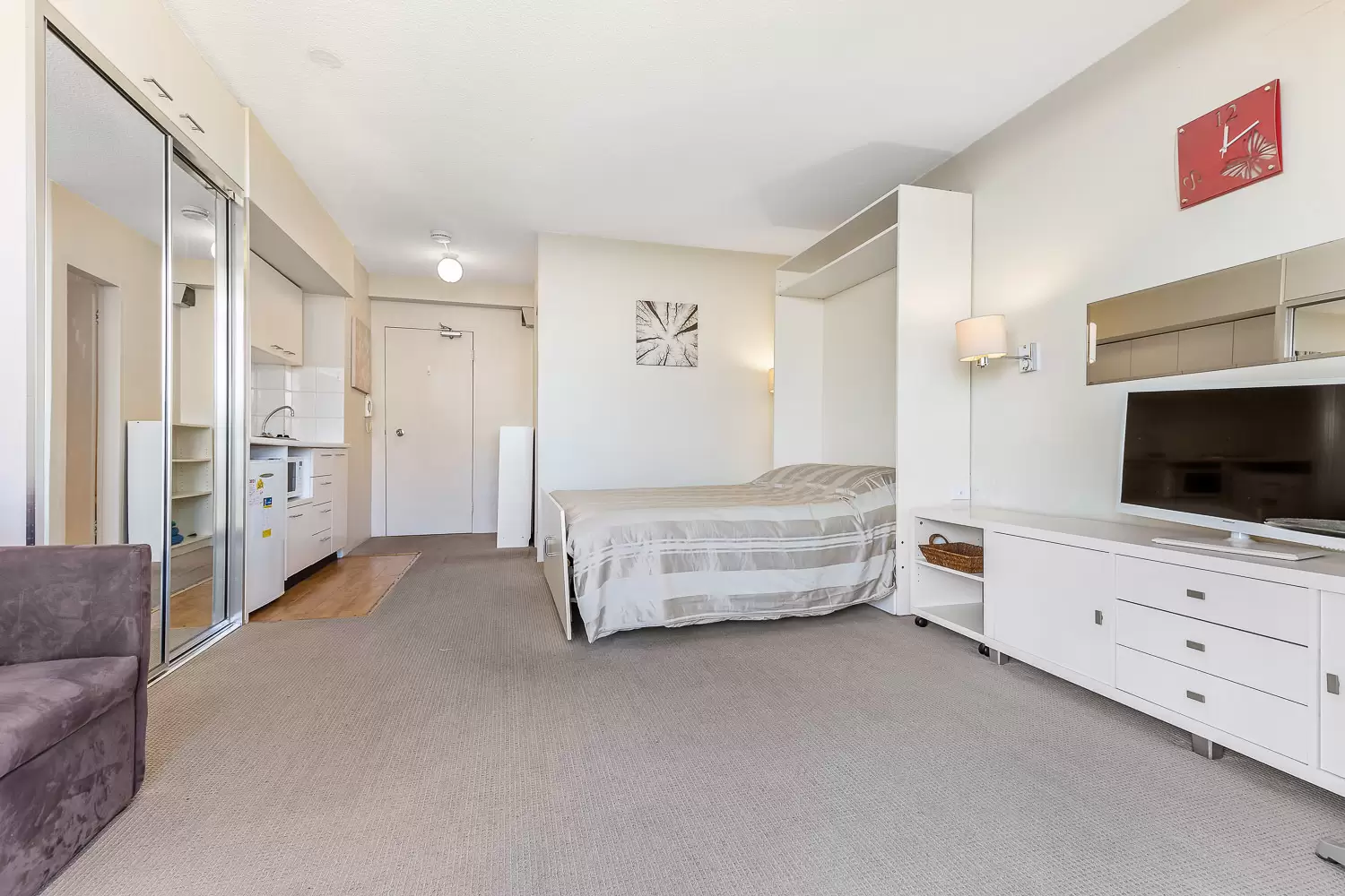 Greenwich Leased by Shead Property - image 1