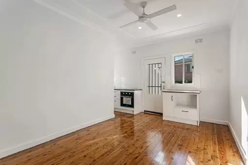 Castlecrag Leased by Shead Property