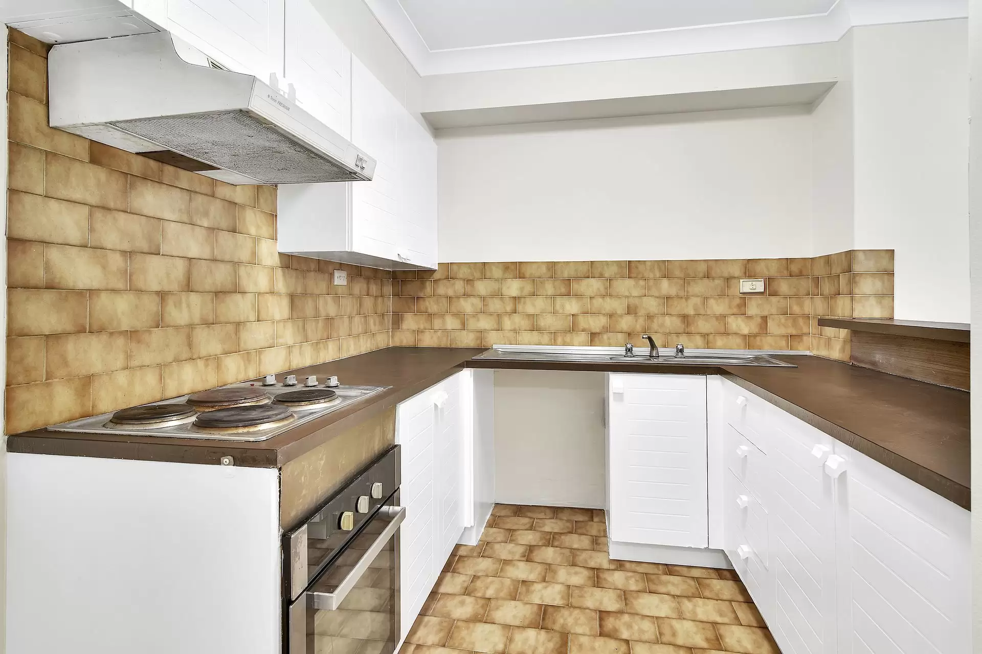 Sydney Leased by Shead Property - image 1