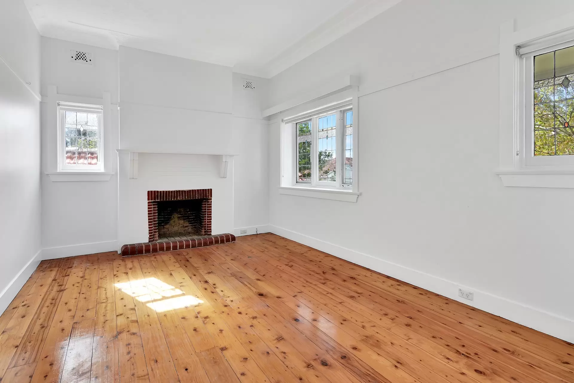 Willoughby Leased by Shead Property - image 1