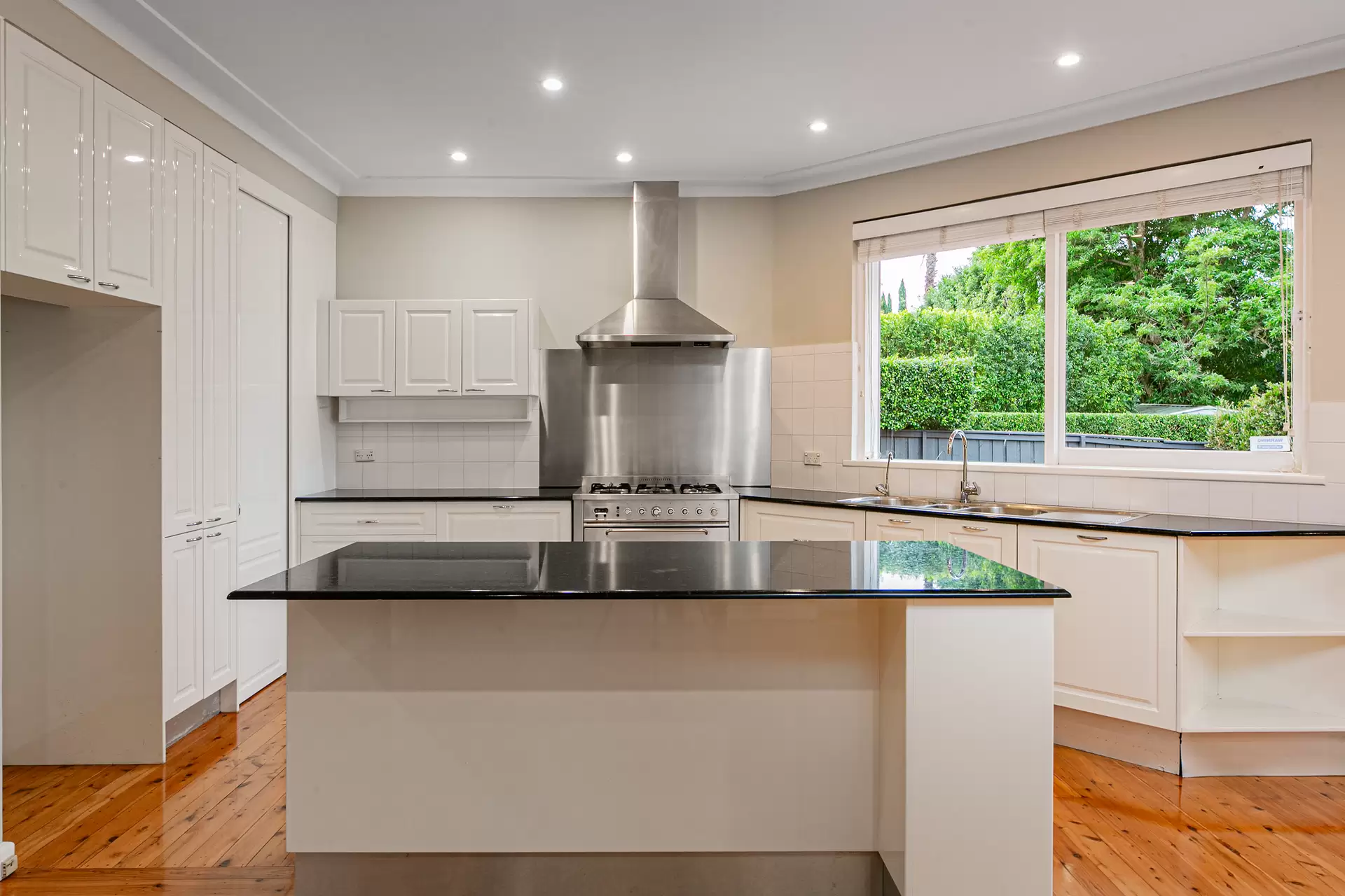 St Ives Leased by Shead Property - image 1