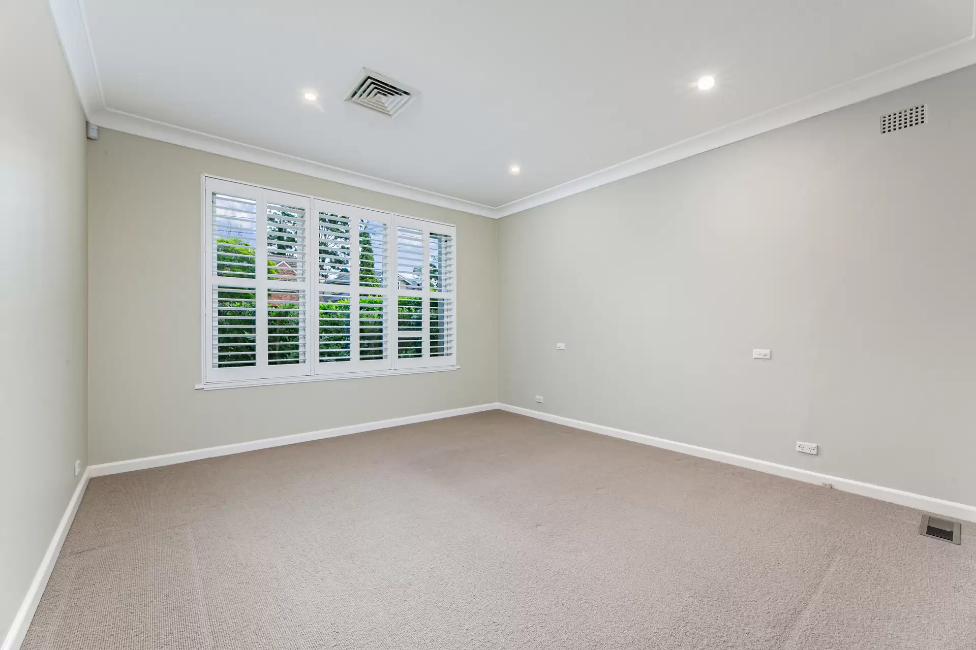 St Ives Leased by Shead Property - image 1