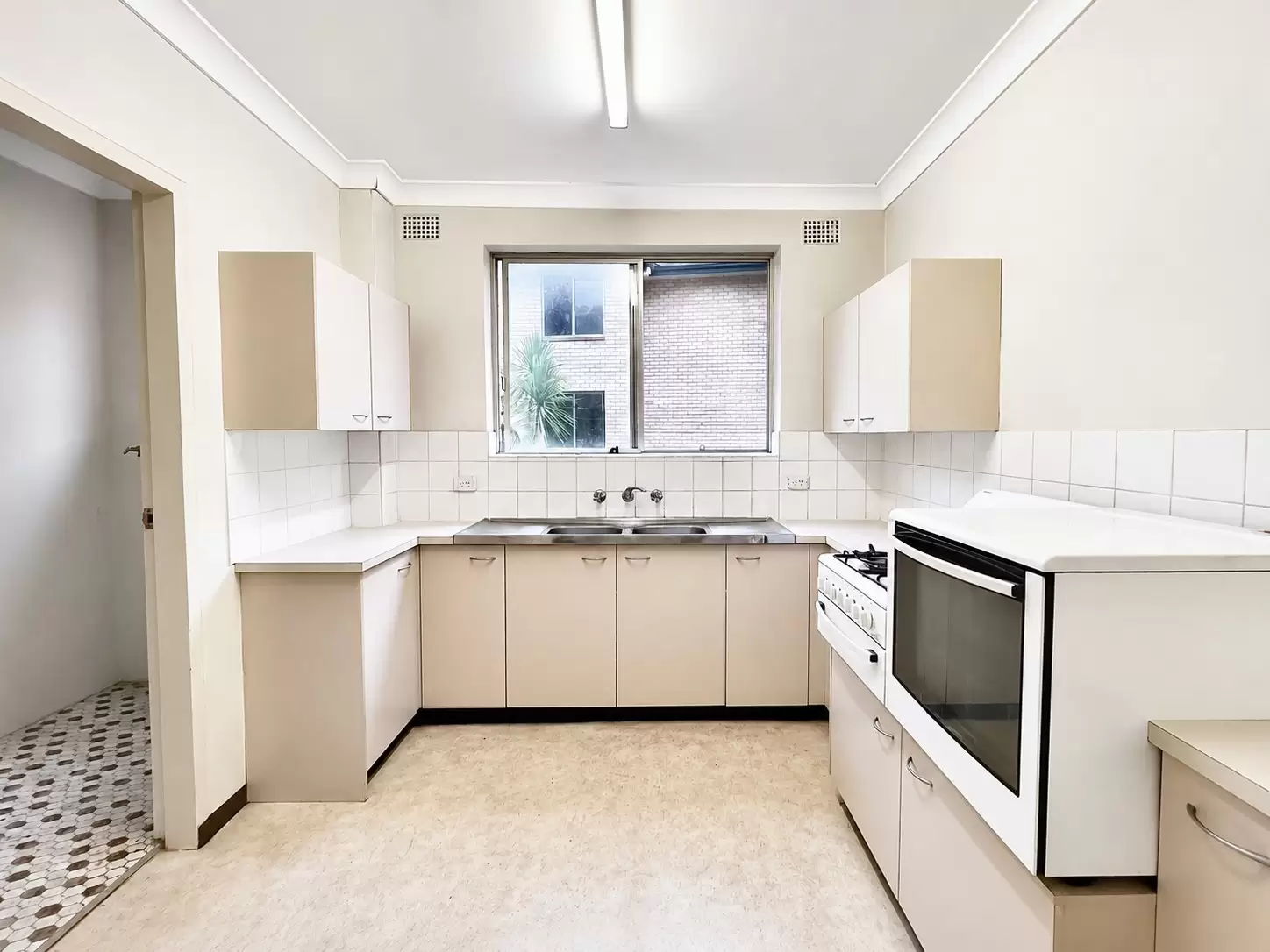 Chatswood Leased by Shead Property - image 1
