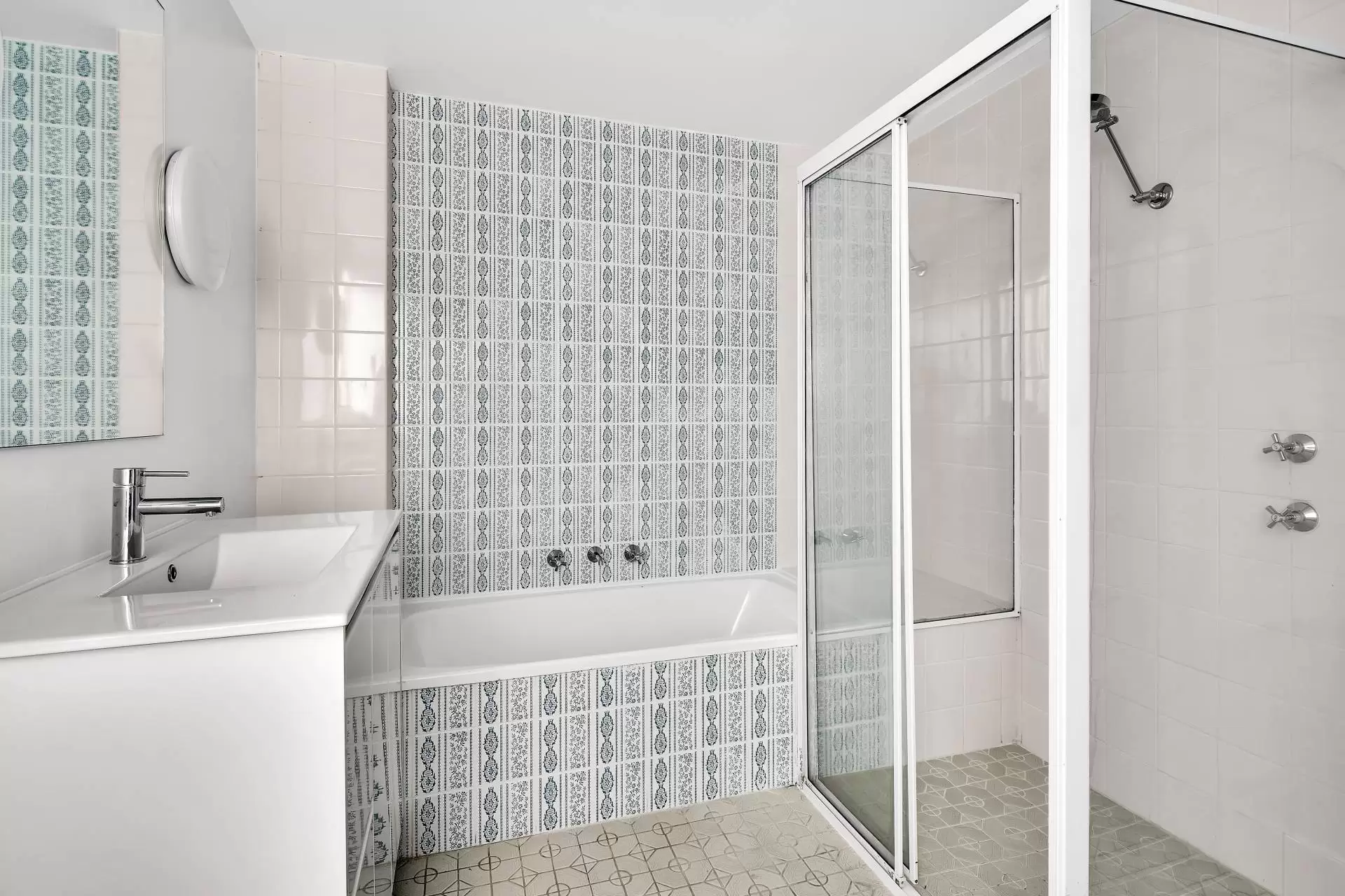 Cremorne Leased by Shead Property - image 1