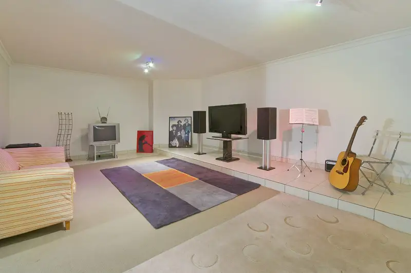 13 Small Street, Willoughby Sold by Shead Property - image 1